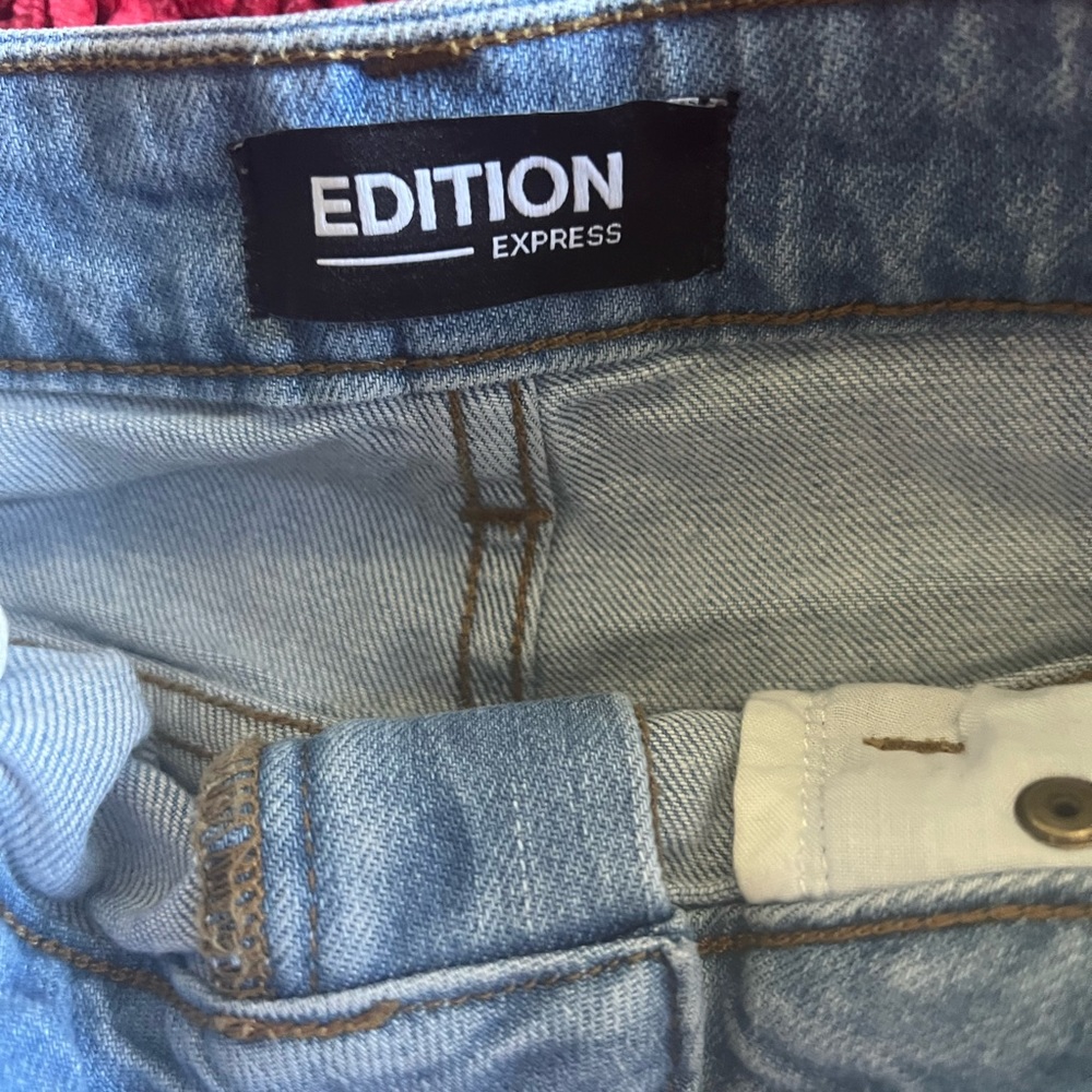 Women’s Express Jeans - Picture 5 of 9